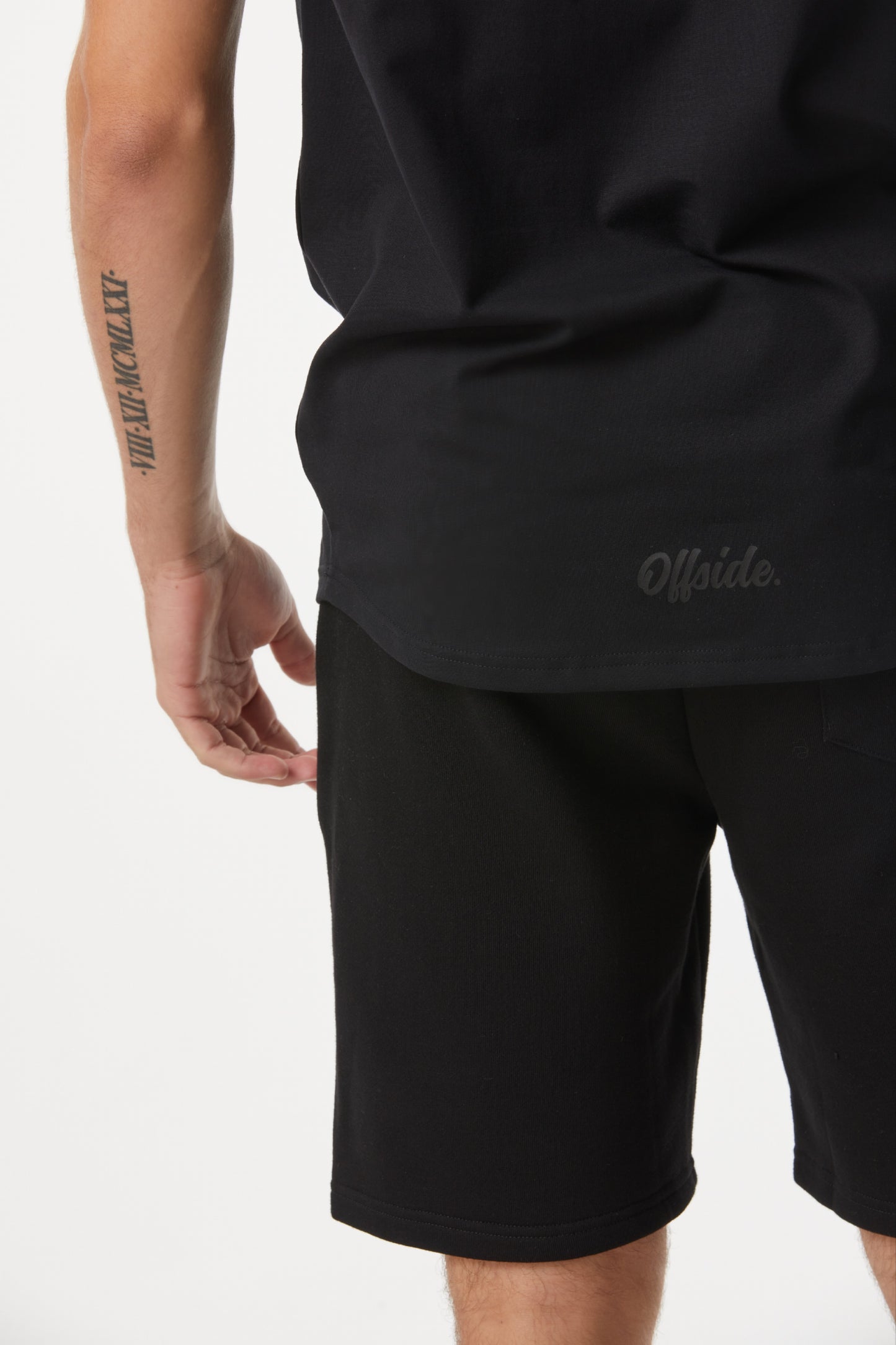 Fitted Plain T (Black)